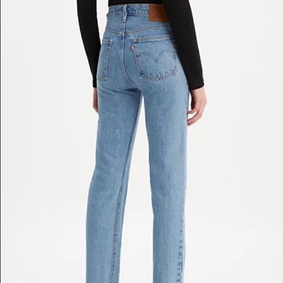 Levi’s 501 Original Fit Women’s Jean - Picture 2 of 3